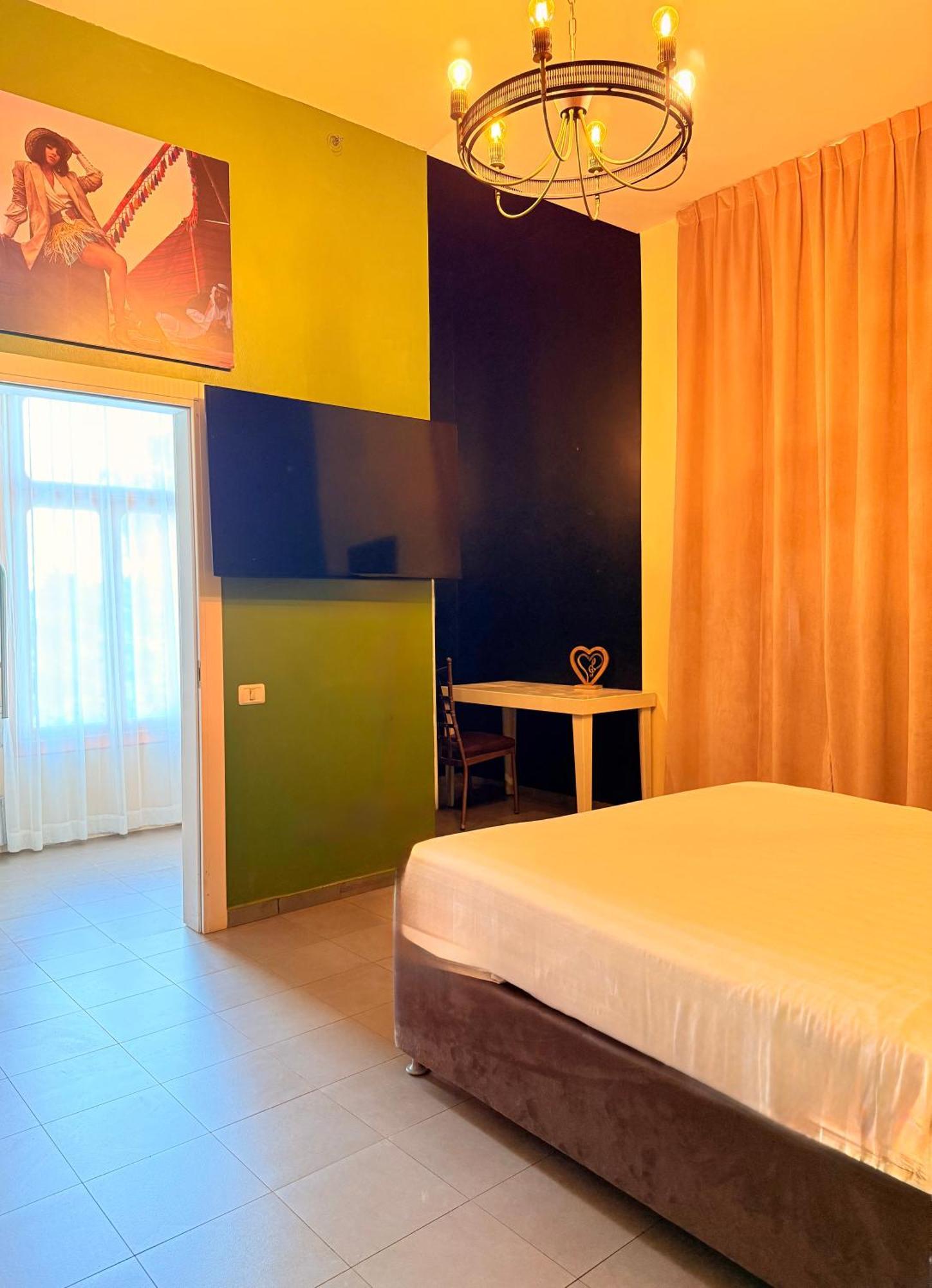 Inta Hotel (Adults Only) เทลอาวีฟ ภายนอก รูปภาพ